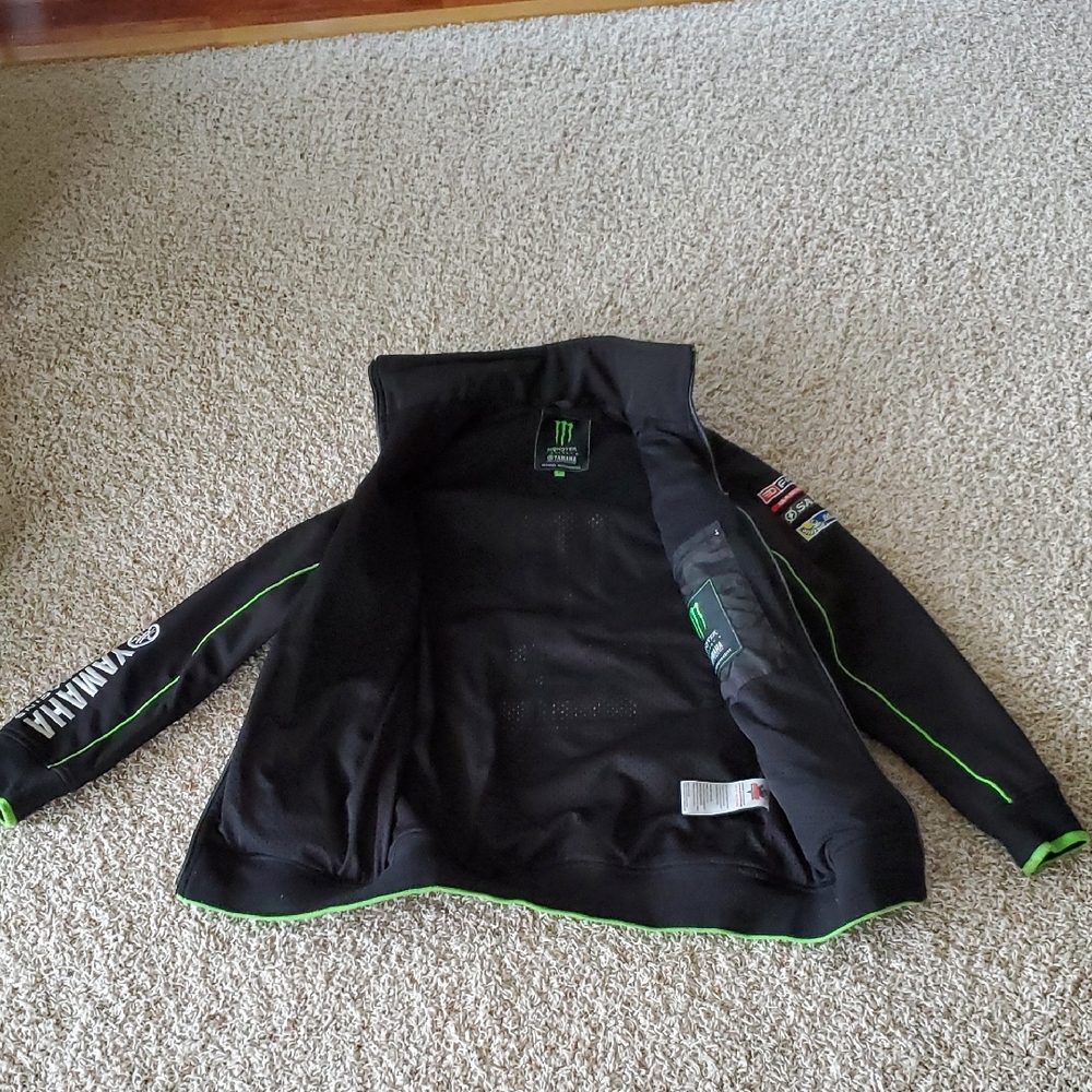 Yamaha Black Jacket with Green Highlights - Picture 8 of 8